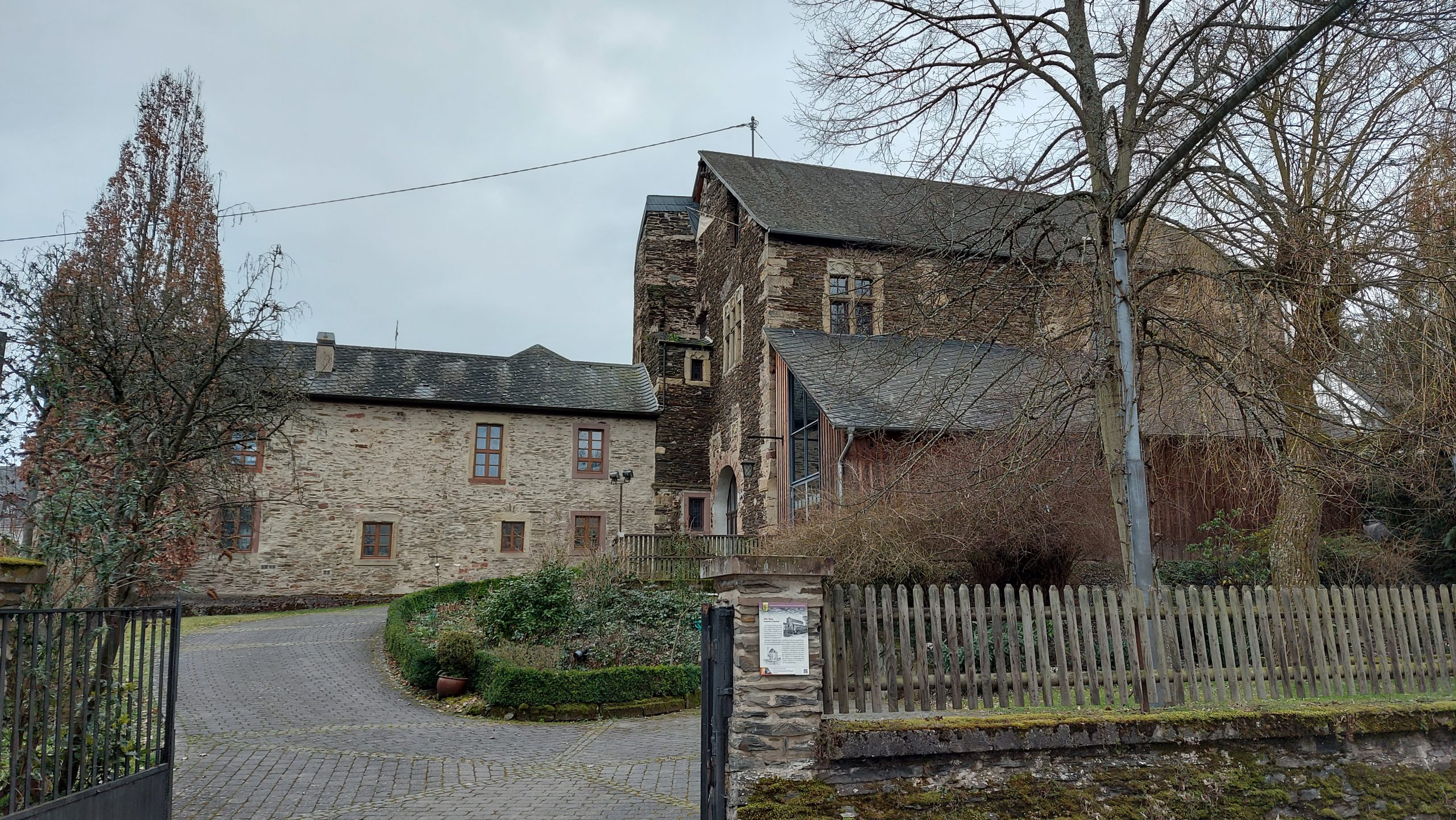 Longuich Stadtführung Longuich - Adventusella Moselerlebnisse